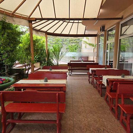 Hotel Paris Relax Zone Balchik Eksteriør billede