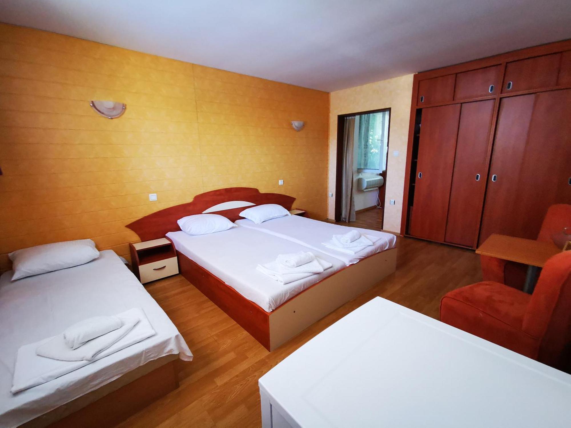 Hotel Paris Relax Zone Balchik Eksteriør billede