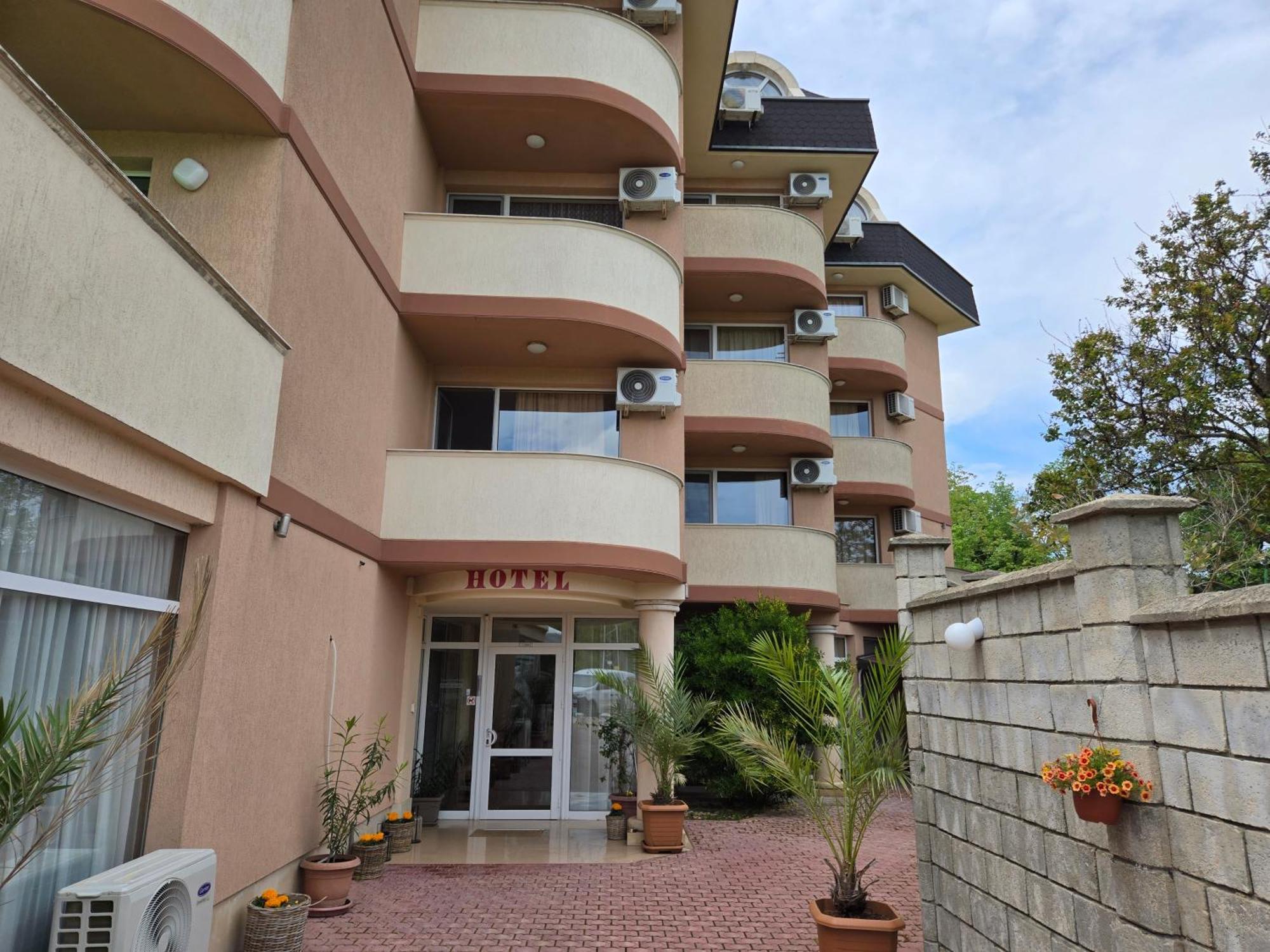 Hotel Paris Relax Zone Balchik Eksteriør billede